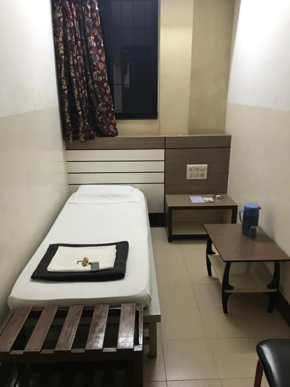 Hotel Satkar Cafeteria Belgaum Ngoại thất bức ảnh