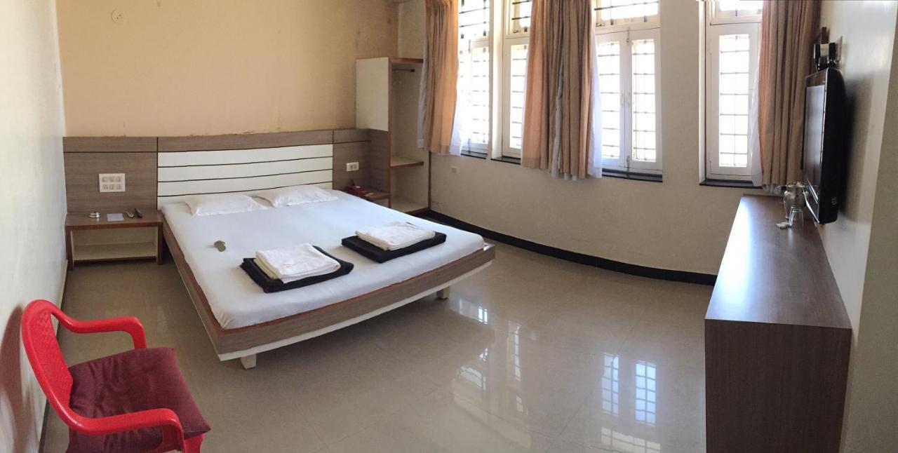 Hotel Satkar Cafeteria Belgaum Ngoại thất bức ảnh