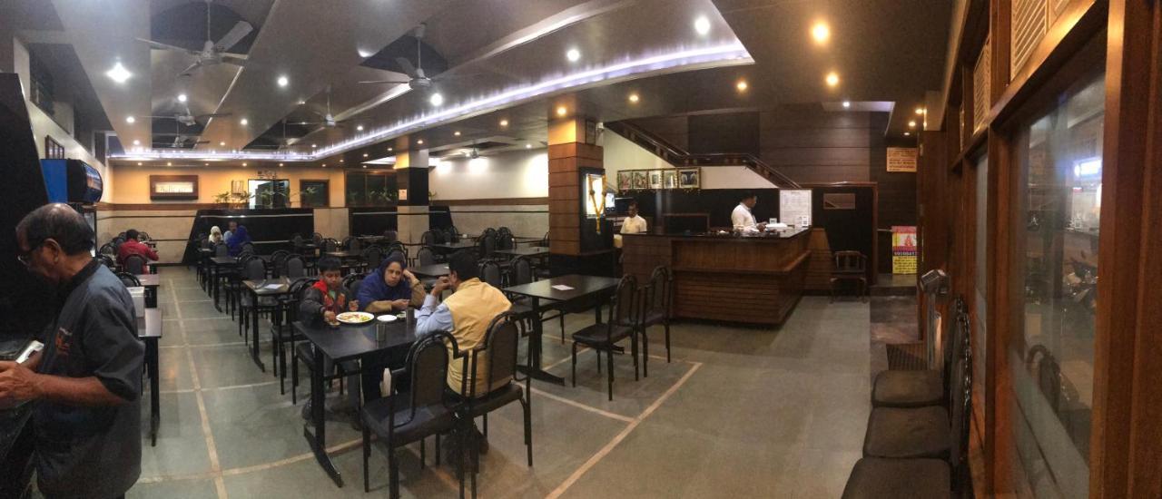 Hotel Satkar Cafeteria Belgaum Ngoại thất bức ảnh