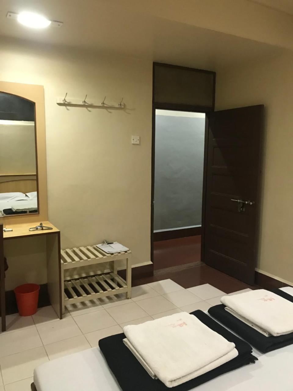 Hotel Satkar Cafeteria Belgaum Ngoại thất bức ảnh