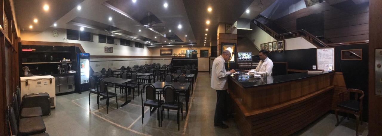 Hotel Satkar Cafeteria Belgaum Ngoại thất bức ảnh